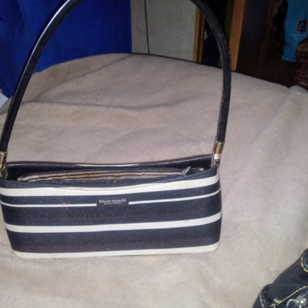 Purses - Picture 4 of 4